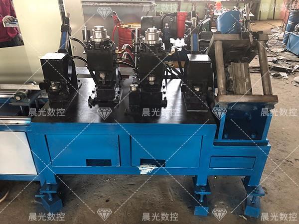 角鋼沖孔機(jī) 角鋼沖孔機(jī)