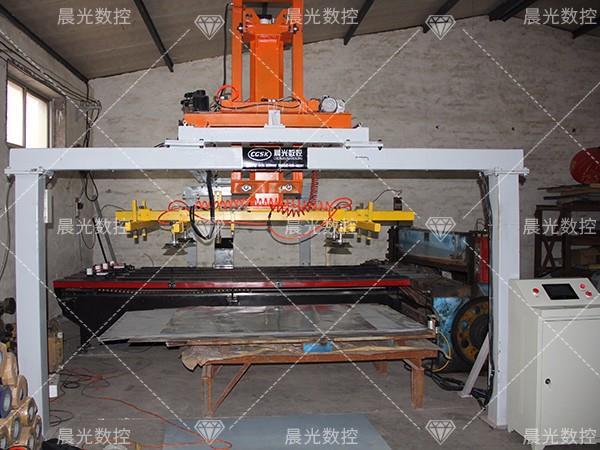 沖床自動送料機是怎樣作業(yè)的 沖床自動送料機是怎樣作業(yè)的